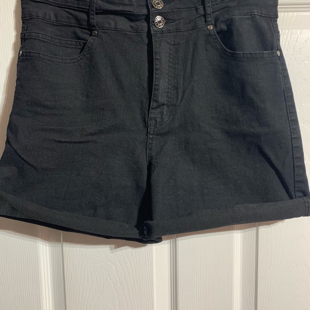 Black High-Waisted Jean Shorts with Tailored Fit